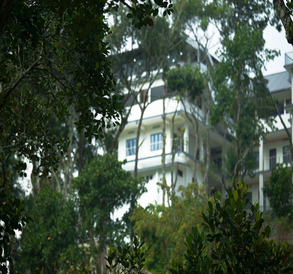 Hostess Thekkady Hotel Exterior photo