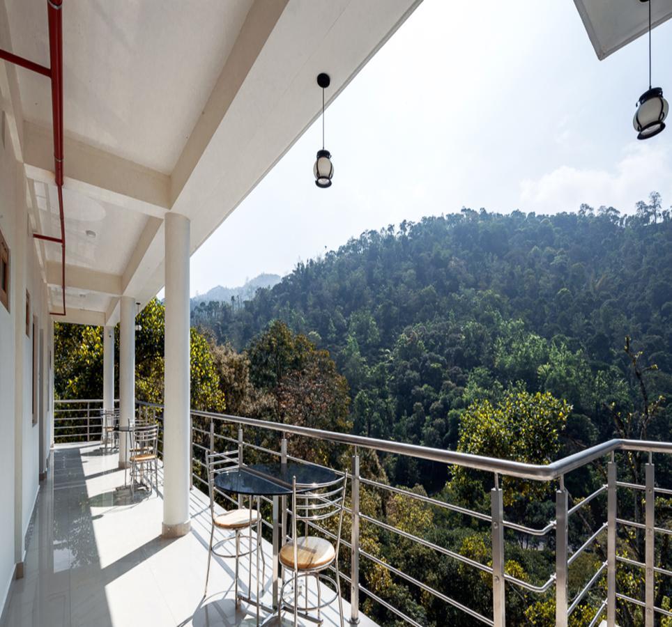 Hostess Thekkady Hotel Exterior photo